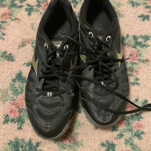 Mizuno Women’s Volleyball Sneakers - Size 10